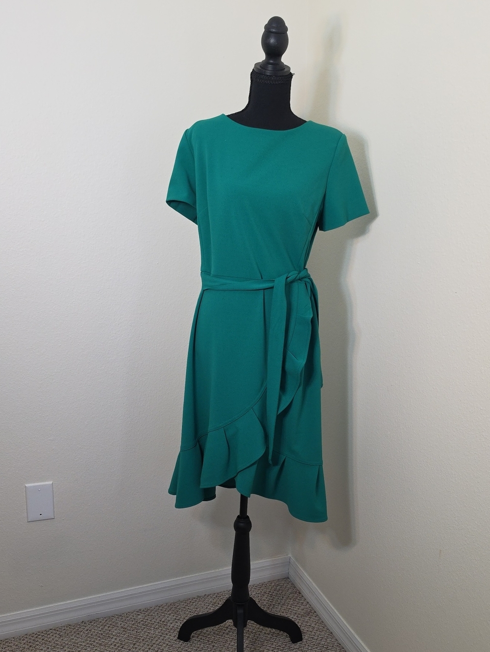 Calvin Klein Short Sleeve Scuba Crepe Dress w/ Ruffle, Waist Tie | Green | Sz 14
